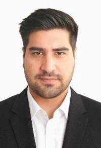 پویا آخوندی
